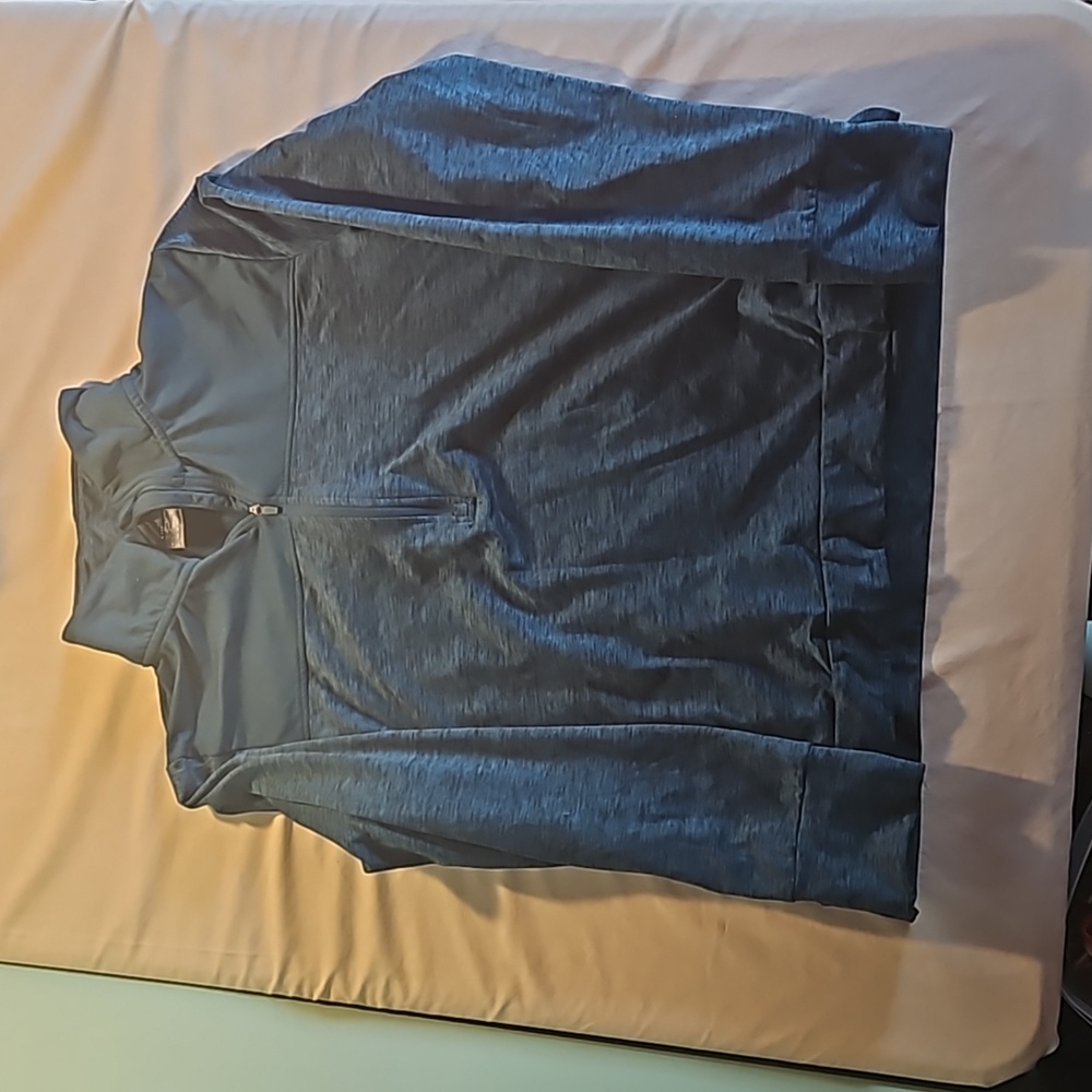 Avia sweatshirt workout shirt size large